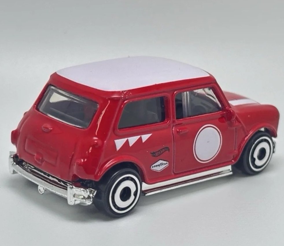 2026 Austin Mini Cooper S Red: Image 4