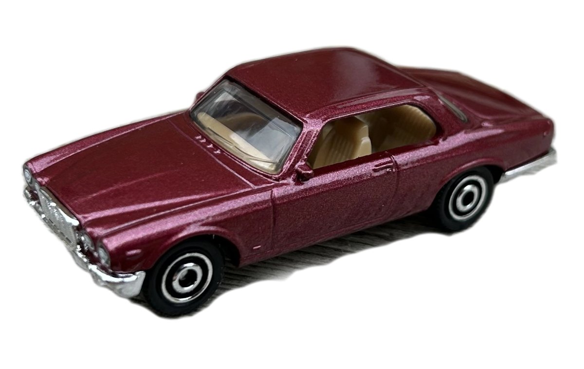 Hot Wheels 1977 Jaguar XJ6C