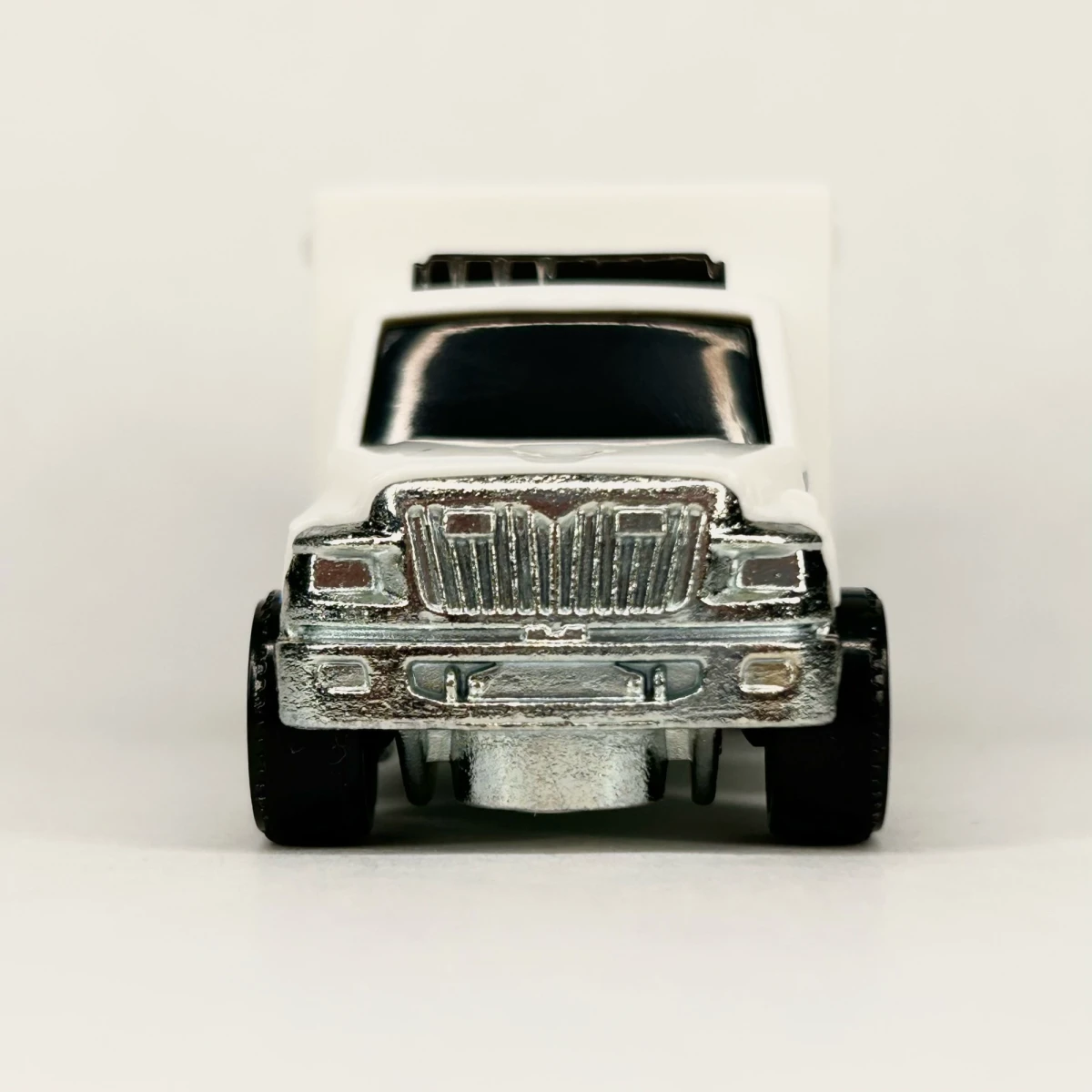 2025 International Terrastar White: No Package: Image 5