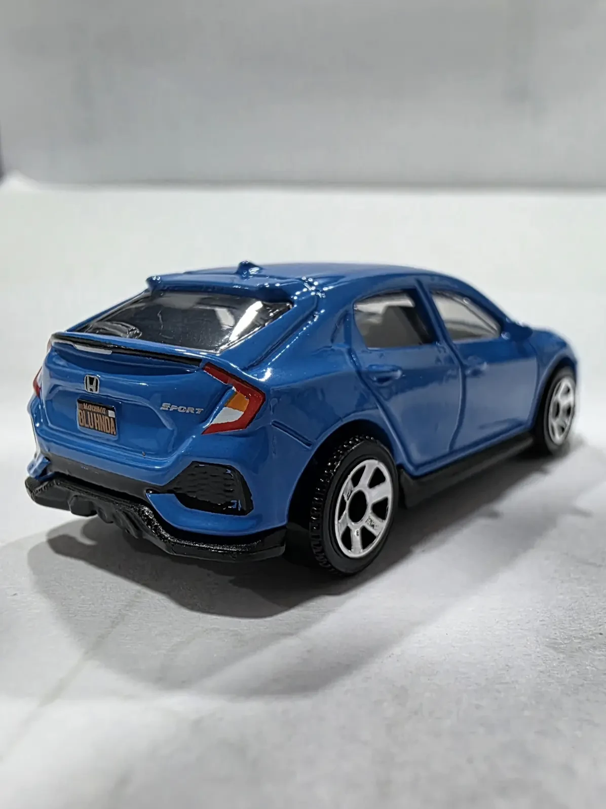2025 2017 Honda Civic Hatchback Blue: No Package: Image 4