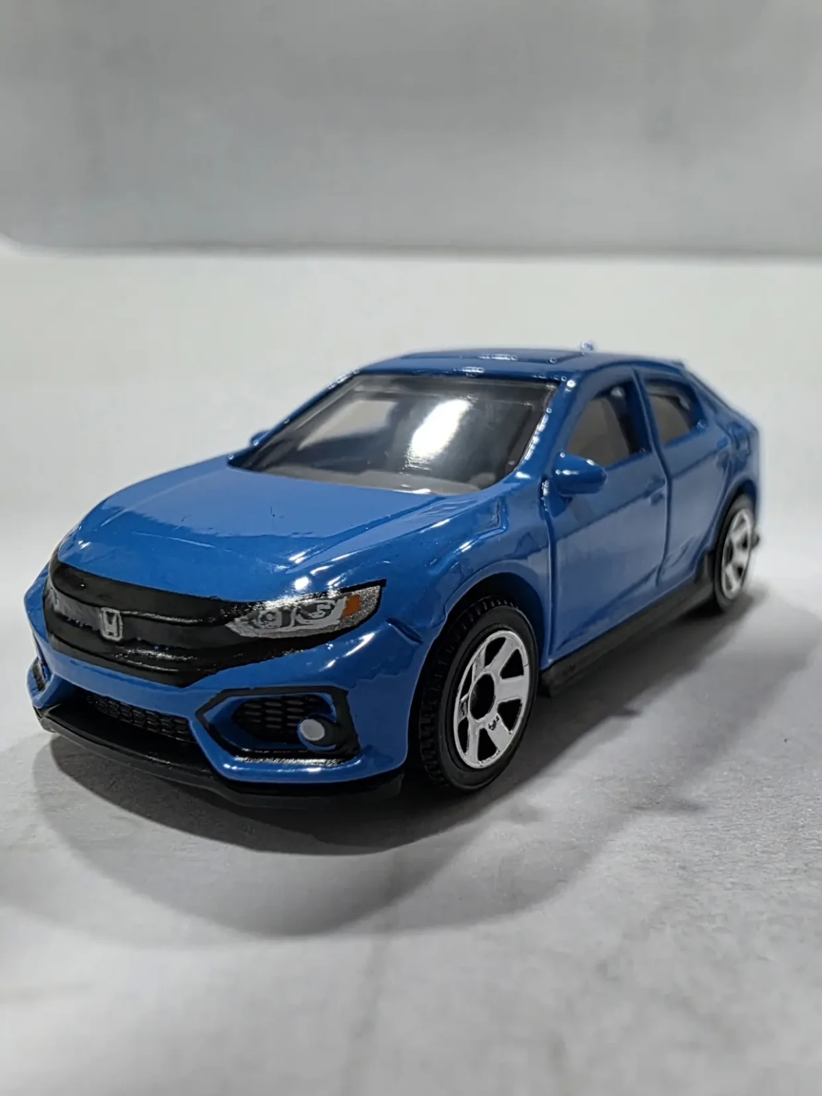2025 2017 Honda Civic Hatchback Blue: No Package: Image 3