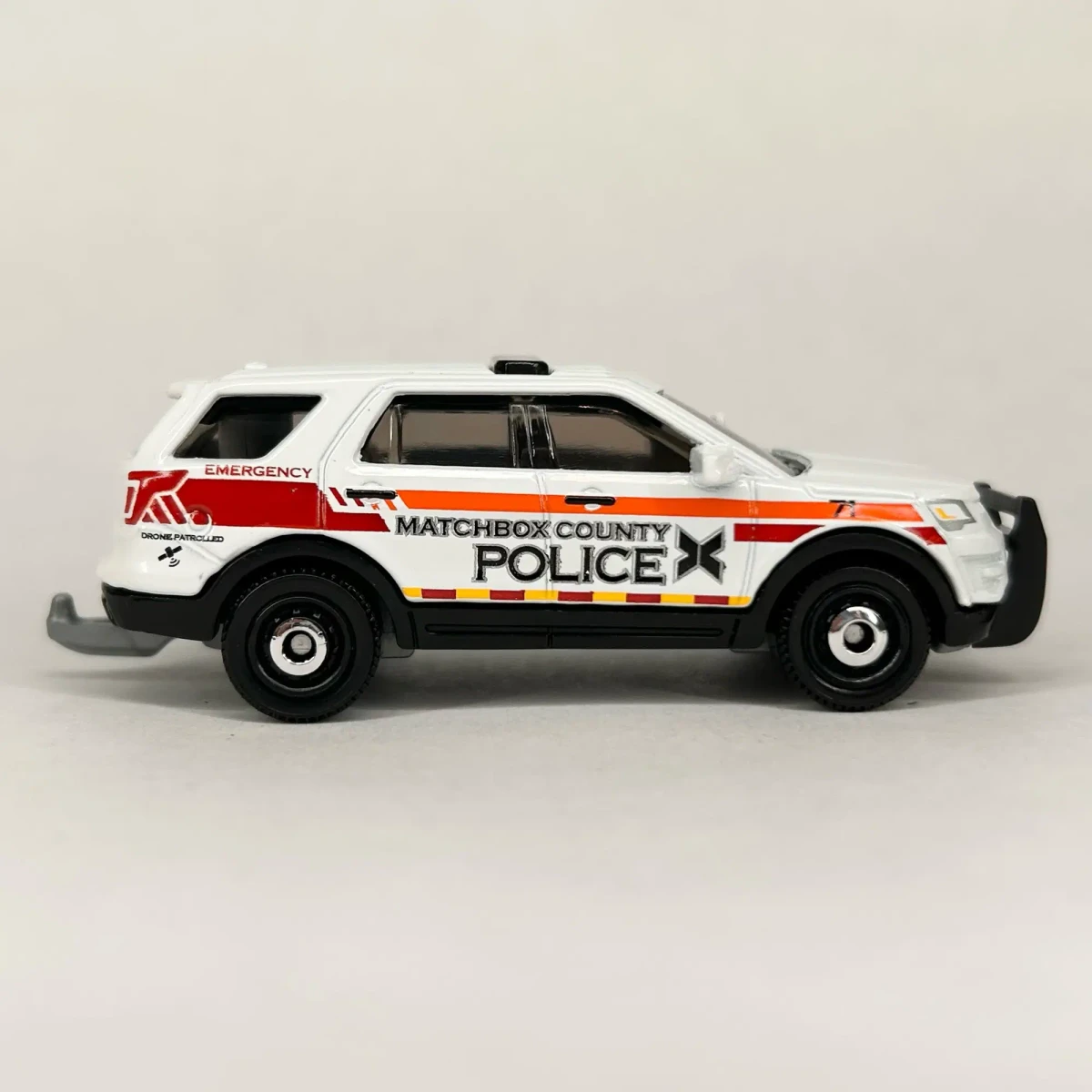 2025 2016 Ford Interceptor Utility White: No Package: Image 3