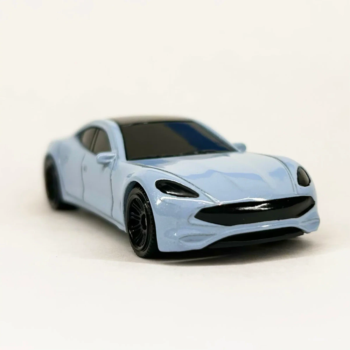 2025 Karma Revero Blue: No Package: Image 4
