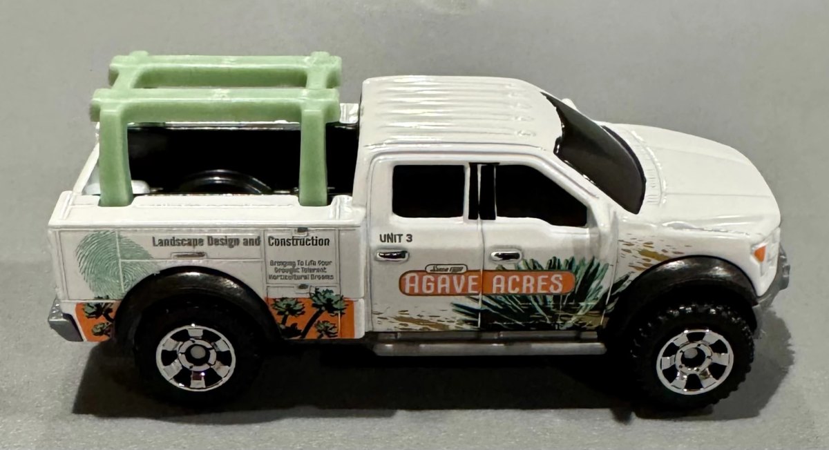 Hot Wheels 2015 Ford F-150 Contractor Truck