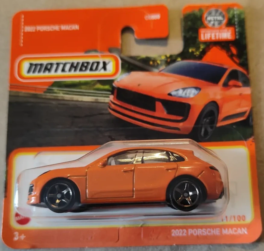 2024 2022 Porsche Macan Orange: Short Card: Image 3