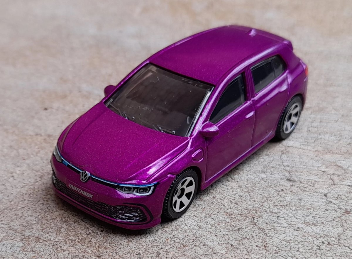 Hot Wheels 2021 Volkswagen Golf GTE