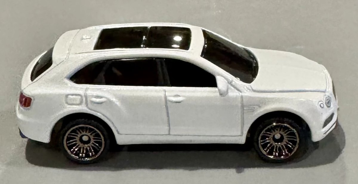 Hot Wheels 18 Bentley Bentayga