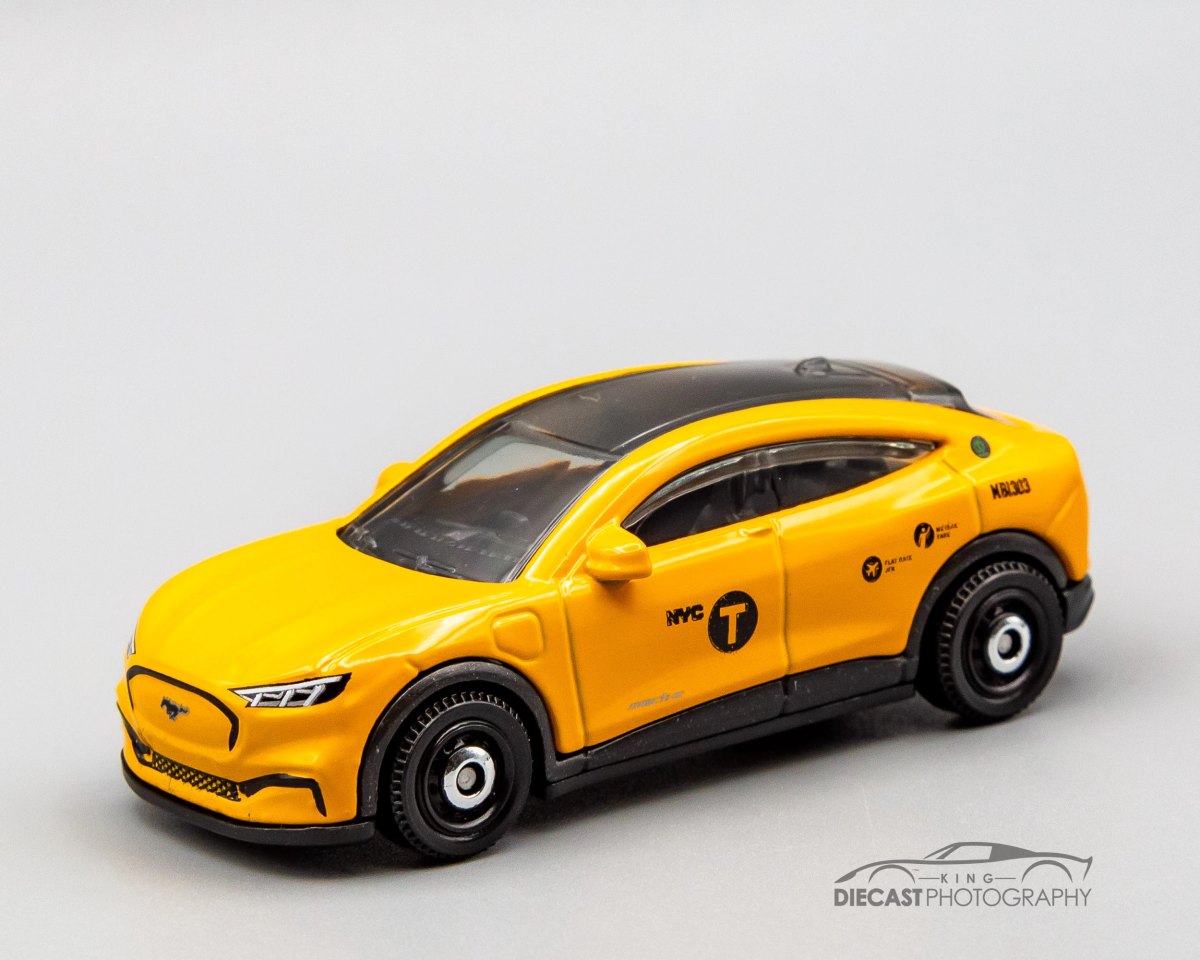 Hot Wheels 2021 Ford Mustang Mach-E
