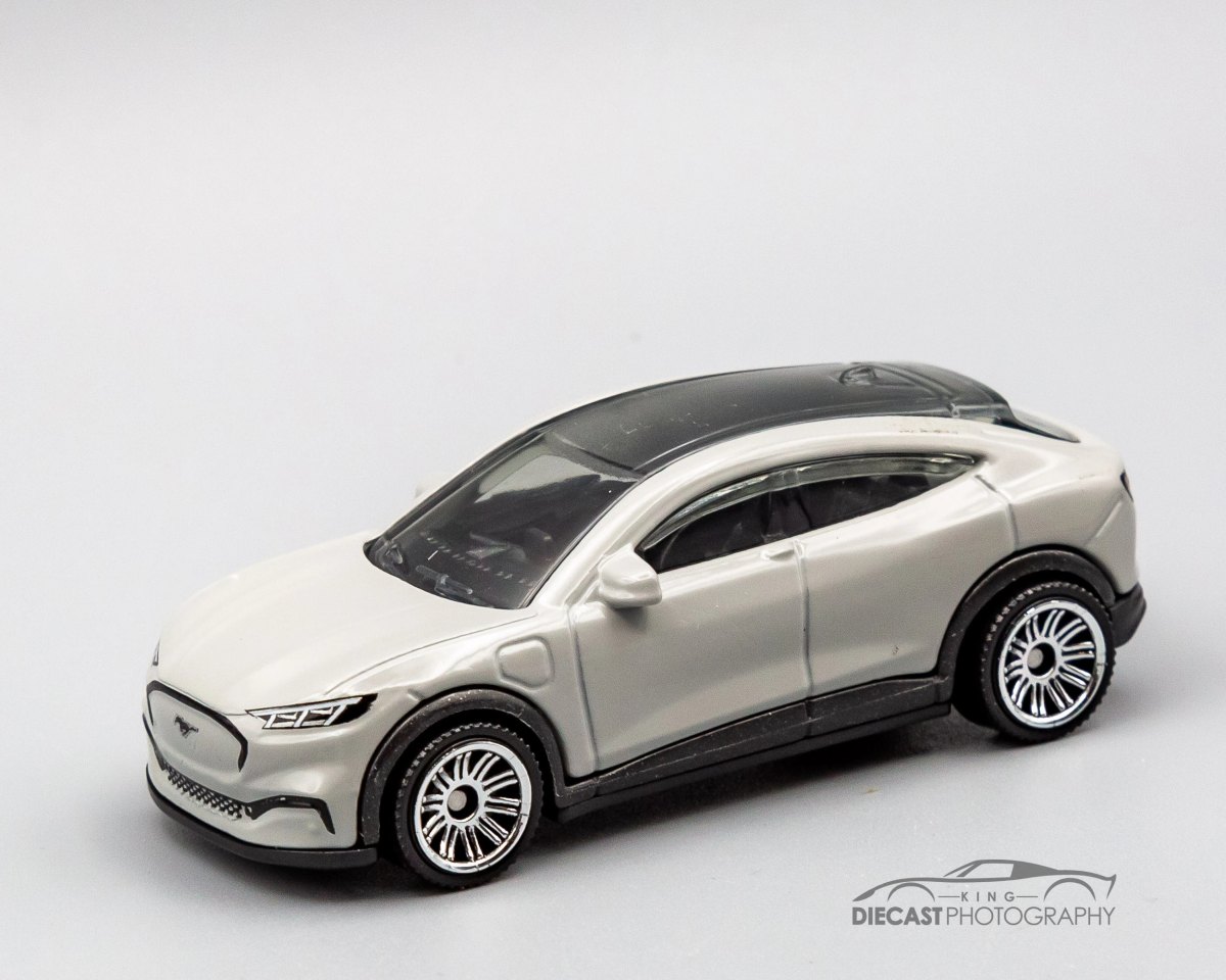 Hot Wheels 2021 Ford Mustang Mach-E