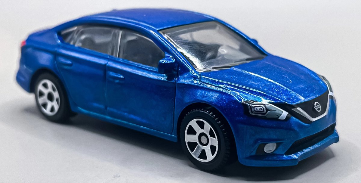 Hot Wheels 2016 Nissan Sentra