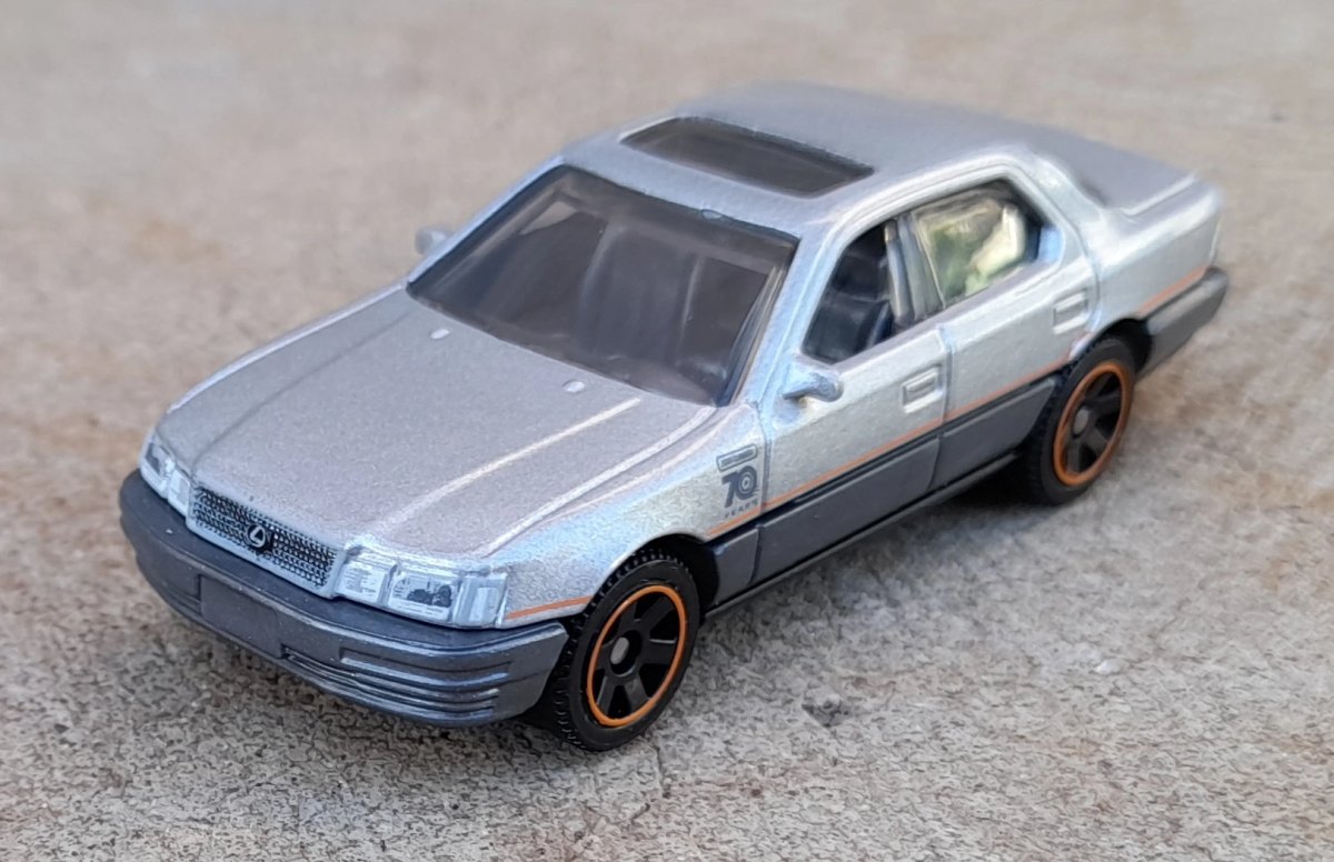 Hot Wheels 1994 Lexus LS400