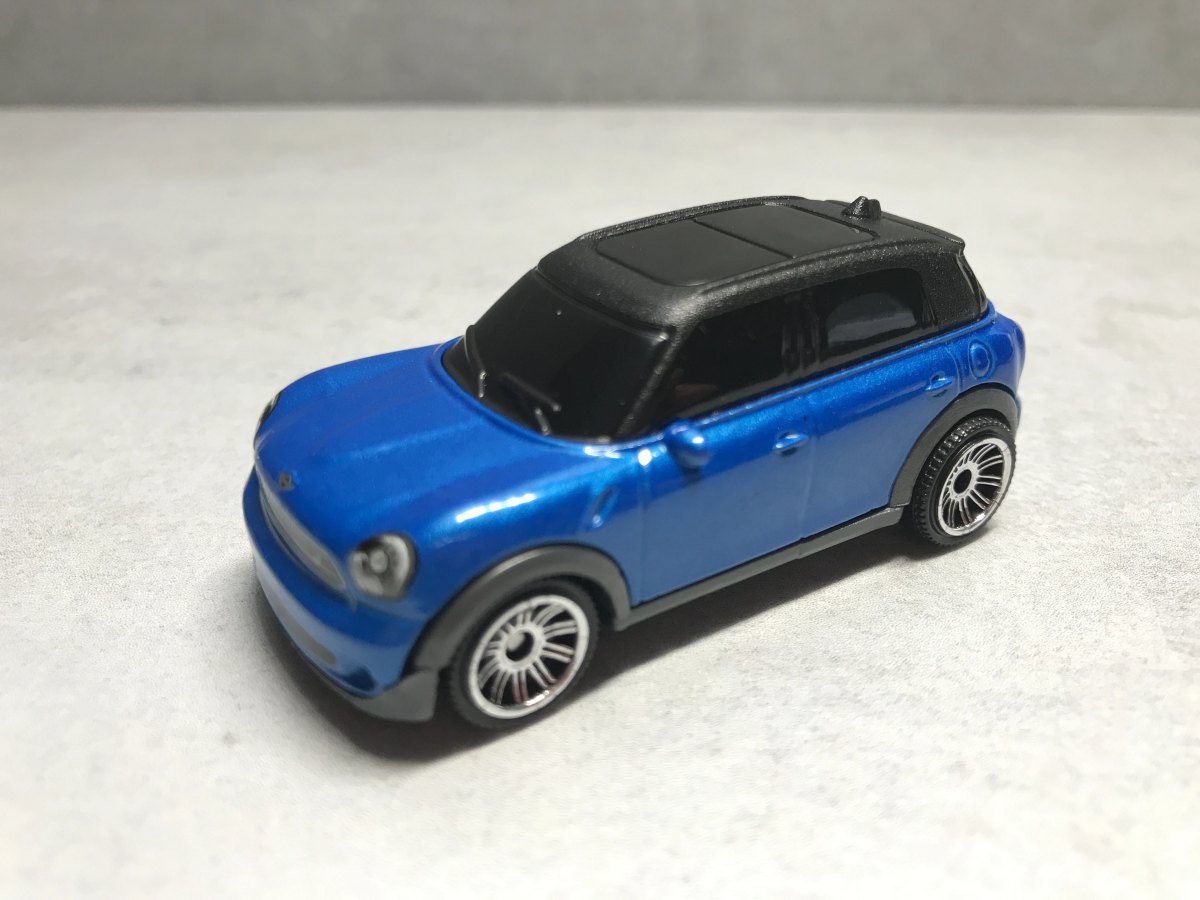 Hot Wheels 2011 MINI Countryman