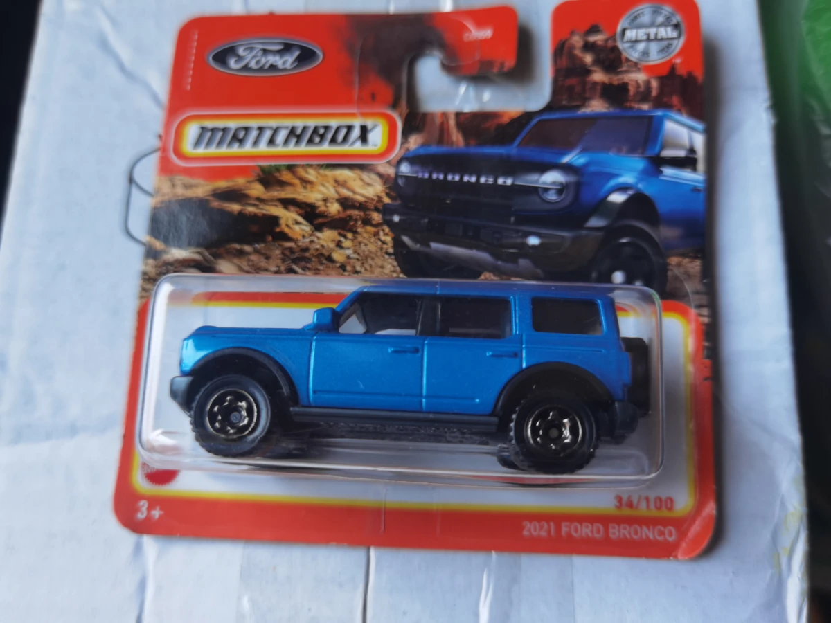 2022 2021 Ford Bronco Blue: Short Card: Image 2