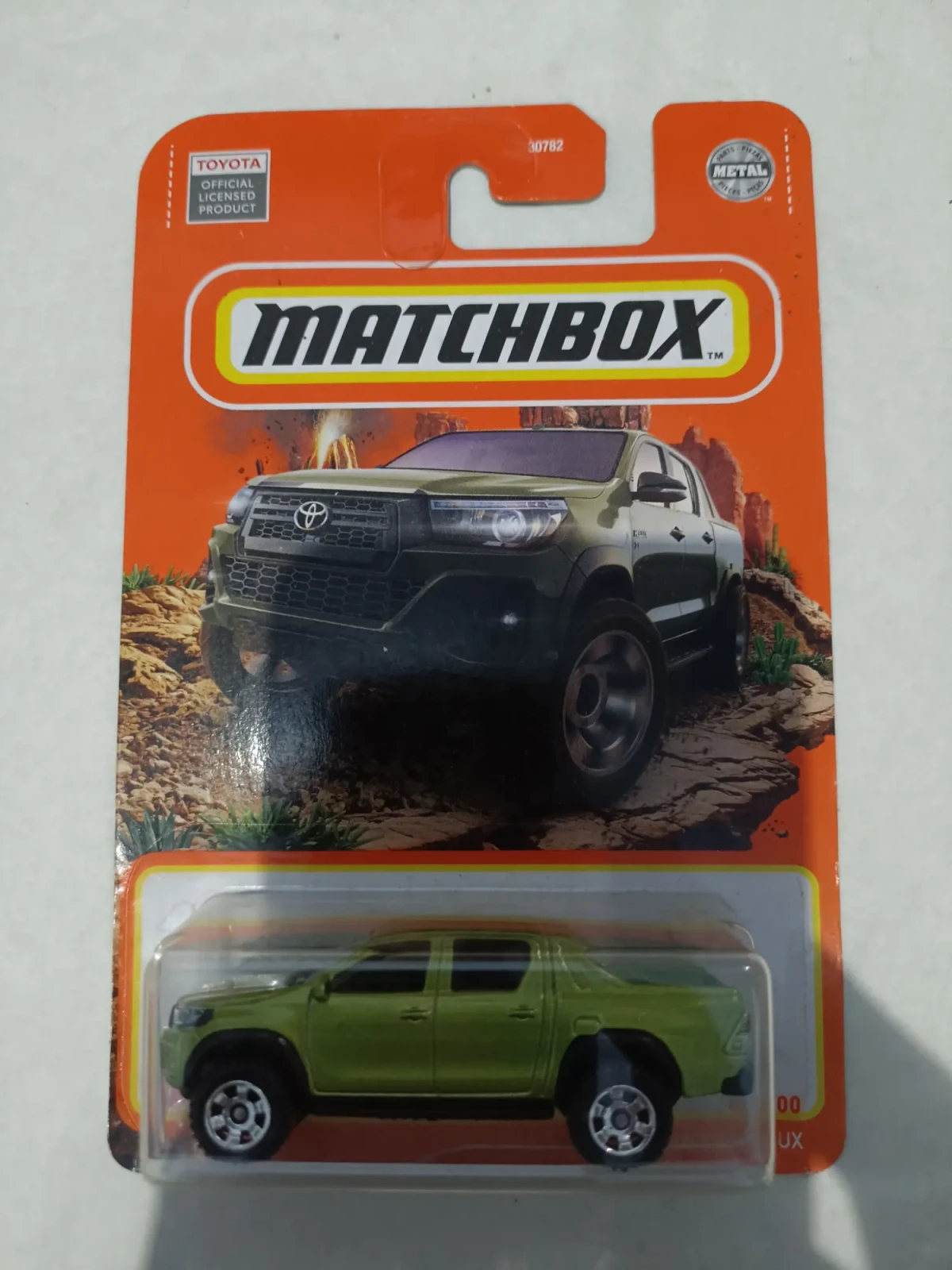 2022 2018 Toyota Hilux Green: Long Card: Image 2