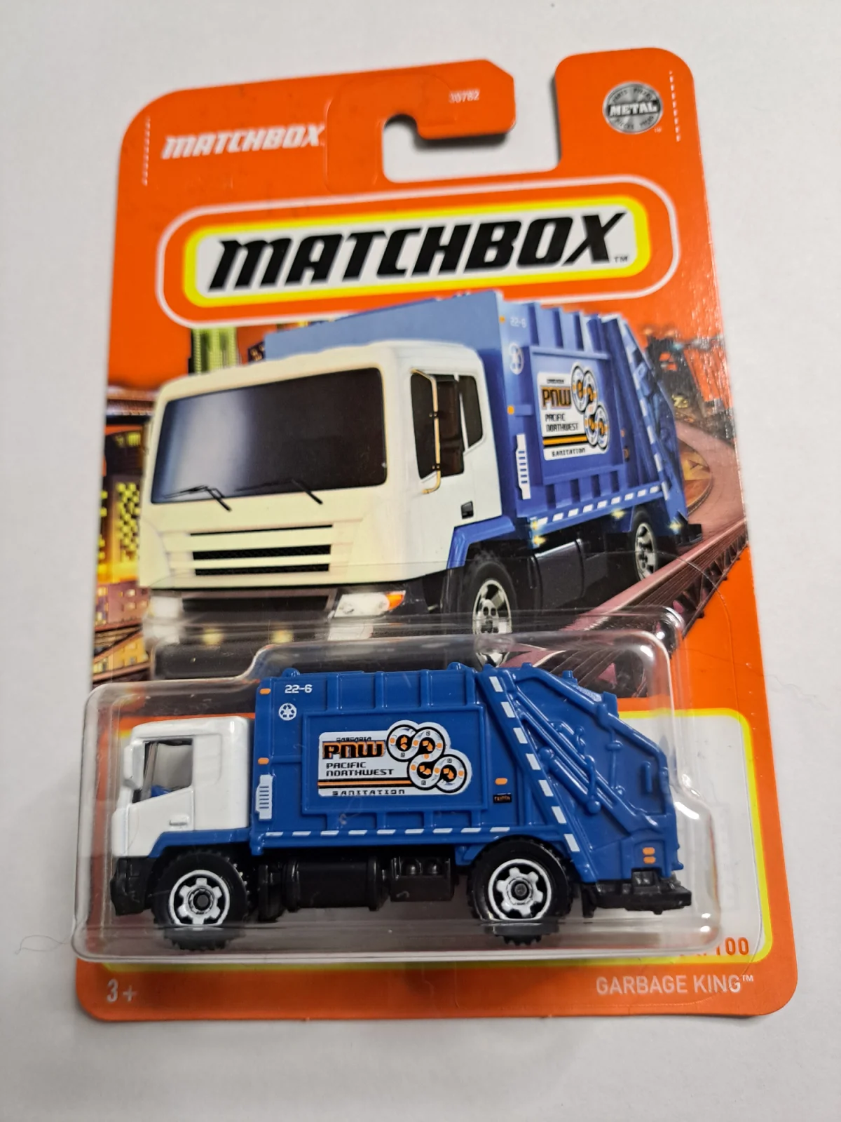 2022 Garbage King White: Long Card: Image 2