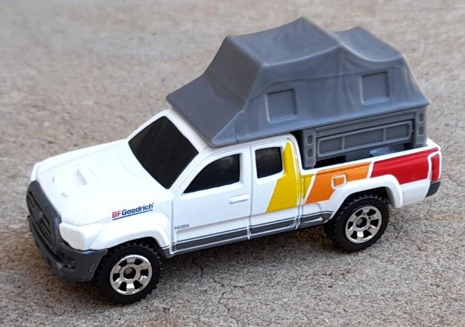Hot Wheels 2016 Toyota Tacoma