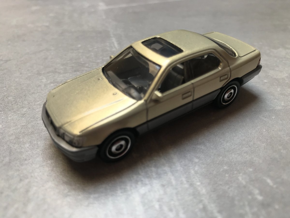 Hot Wheels 1994 Lexus LS 400(New; released in 2022)