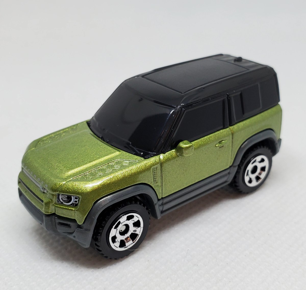 Hot Wheels 2020 Land Rover Defender 90