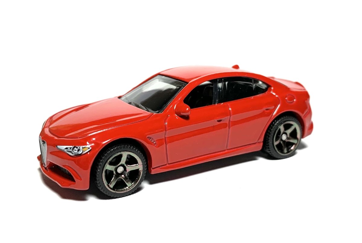 Hot Wheels 16 Alfa Romeo Giulia