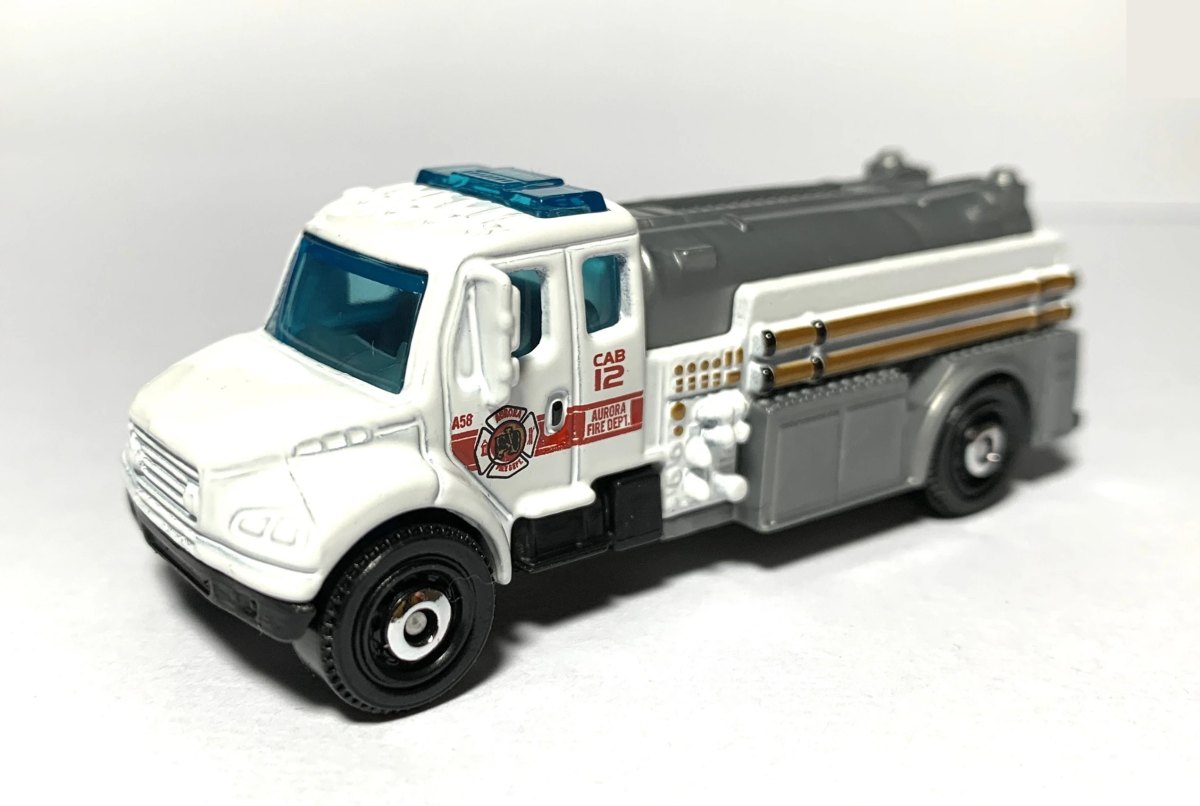 Hot Wheels Freightliner M2 106