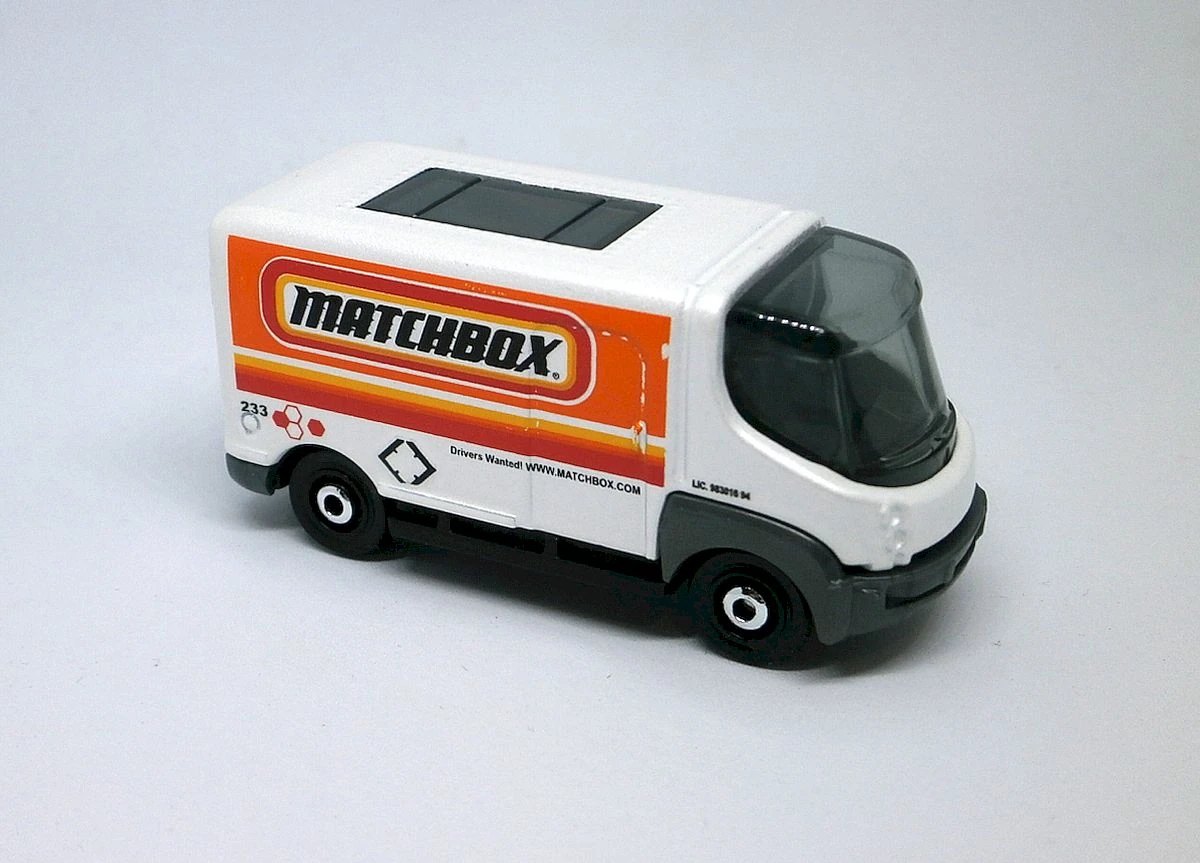 Hot Wheels 09 International eStar