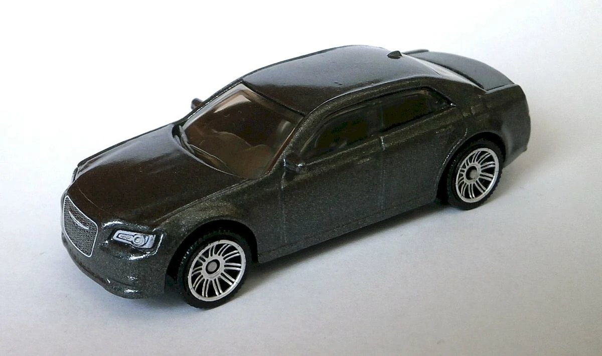 Hot Wheels 15 Chrysler 300