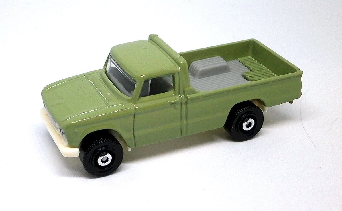 Hot Wheels 62 Nissan Junior