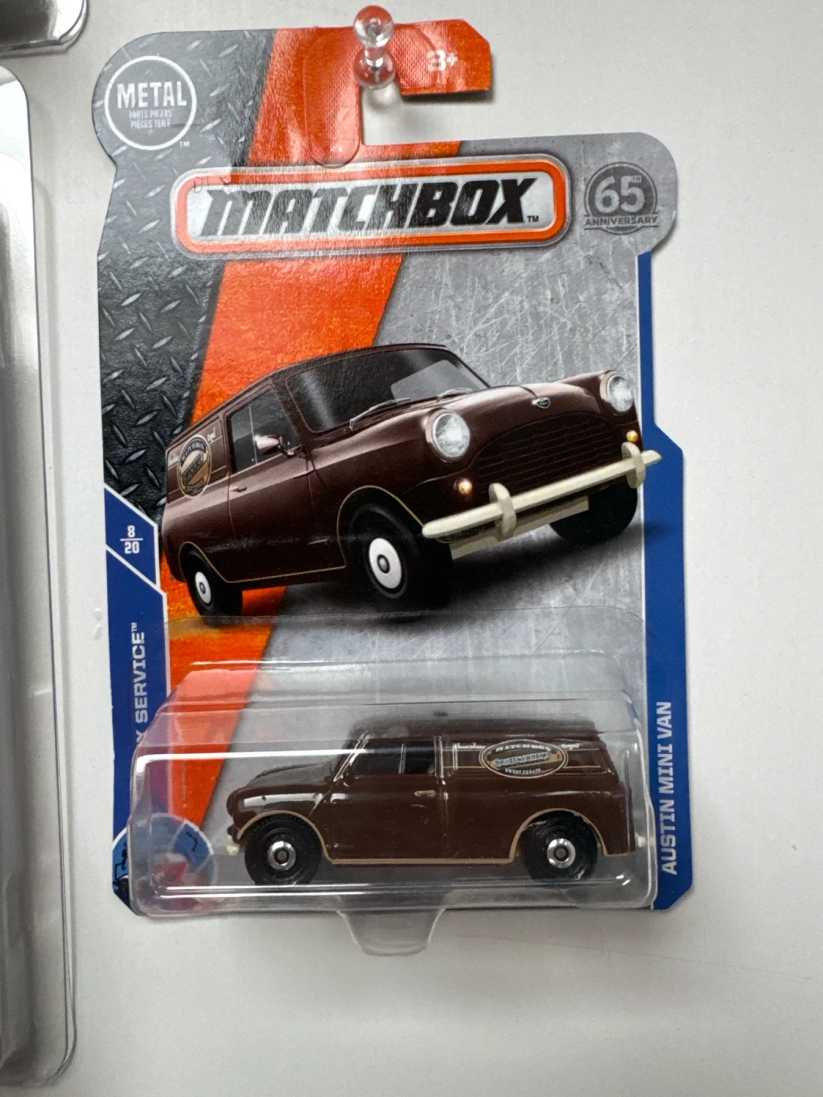 2018 Austin Mini Van Brown: Long Card: Image 2