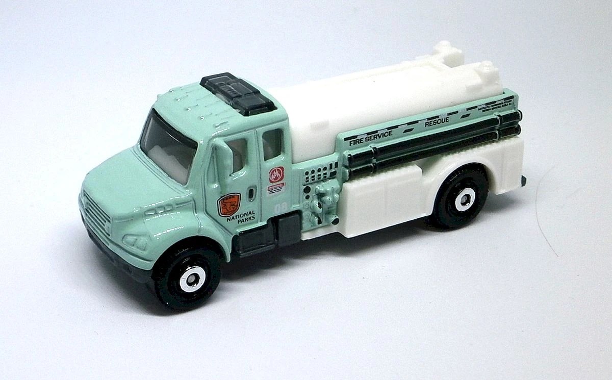 Hot Wheels Freightliner M2 106