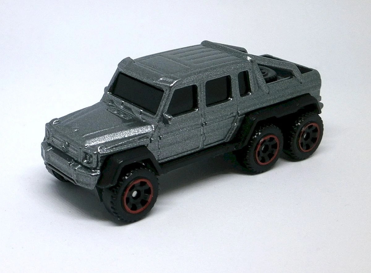 Hot Wheels Mercedes-Benz G63 AMG 6x6
