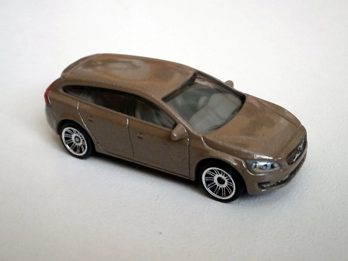 Hot Wheels Volvo V60 Wagon