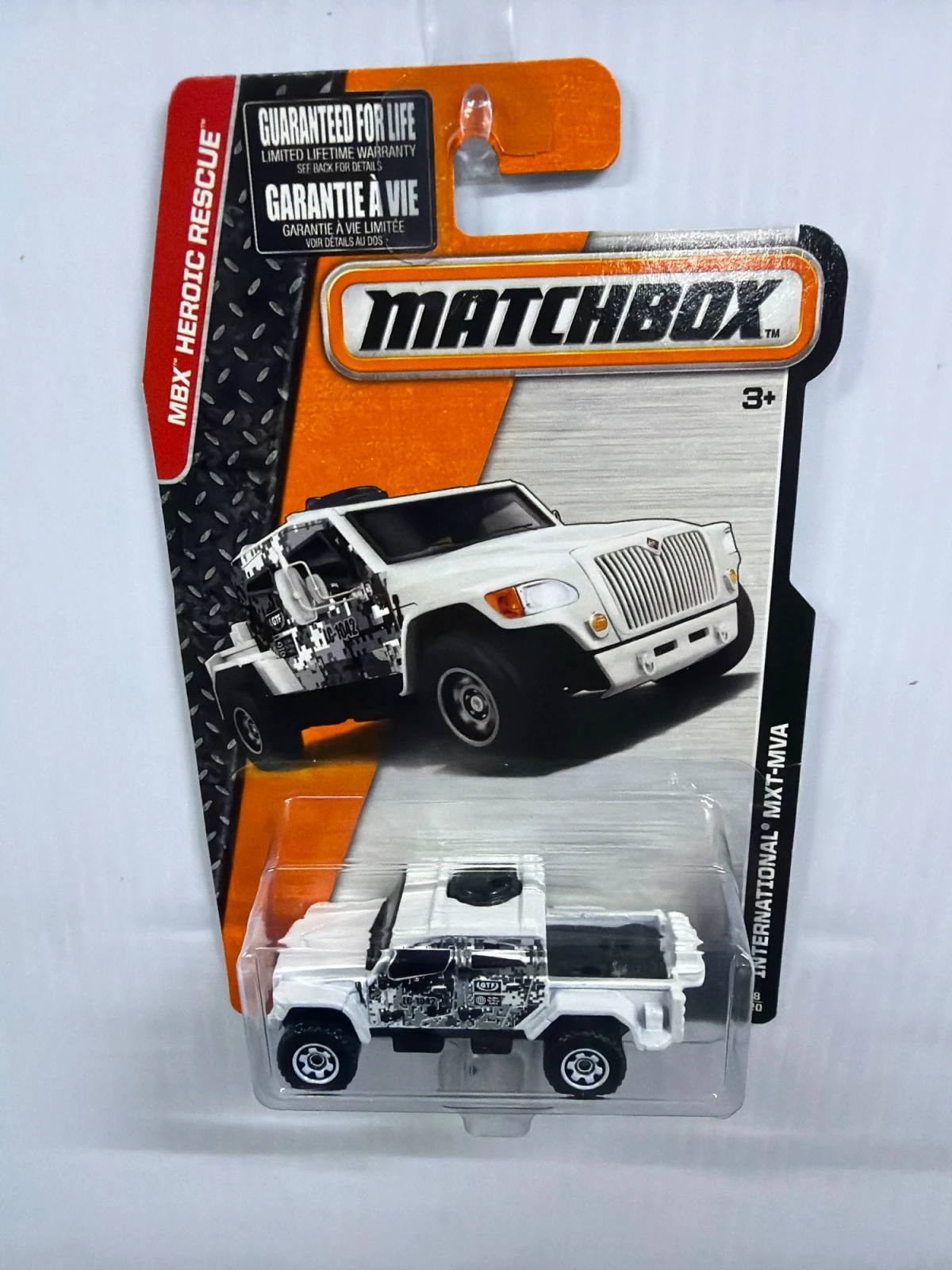 2015 International MXT White: Long Card: Image 2