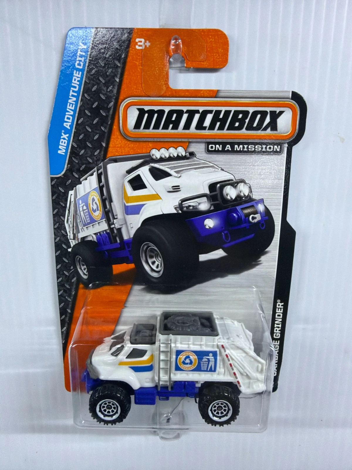 2014 Garbage Grinder White: Long Card: Image 2