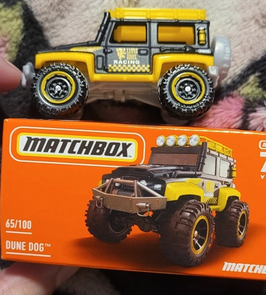 2012 Dune Dog Yellow: Box: Image 2