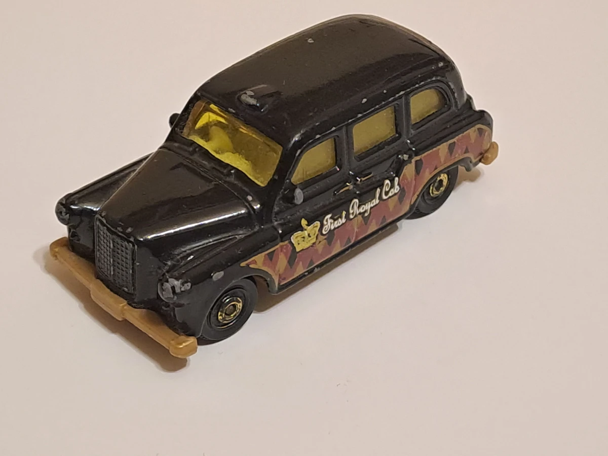2012 Austin FX London Taxi Black: No Package: Image 2