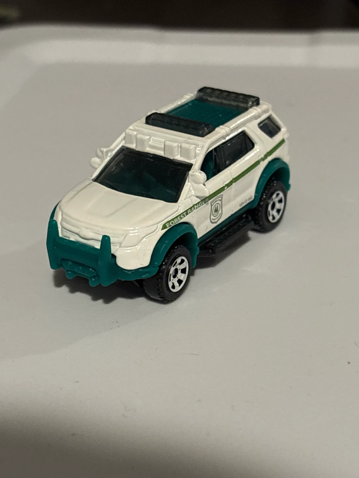2012 Ford Explorer White: No Package: Image 2