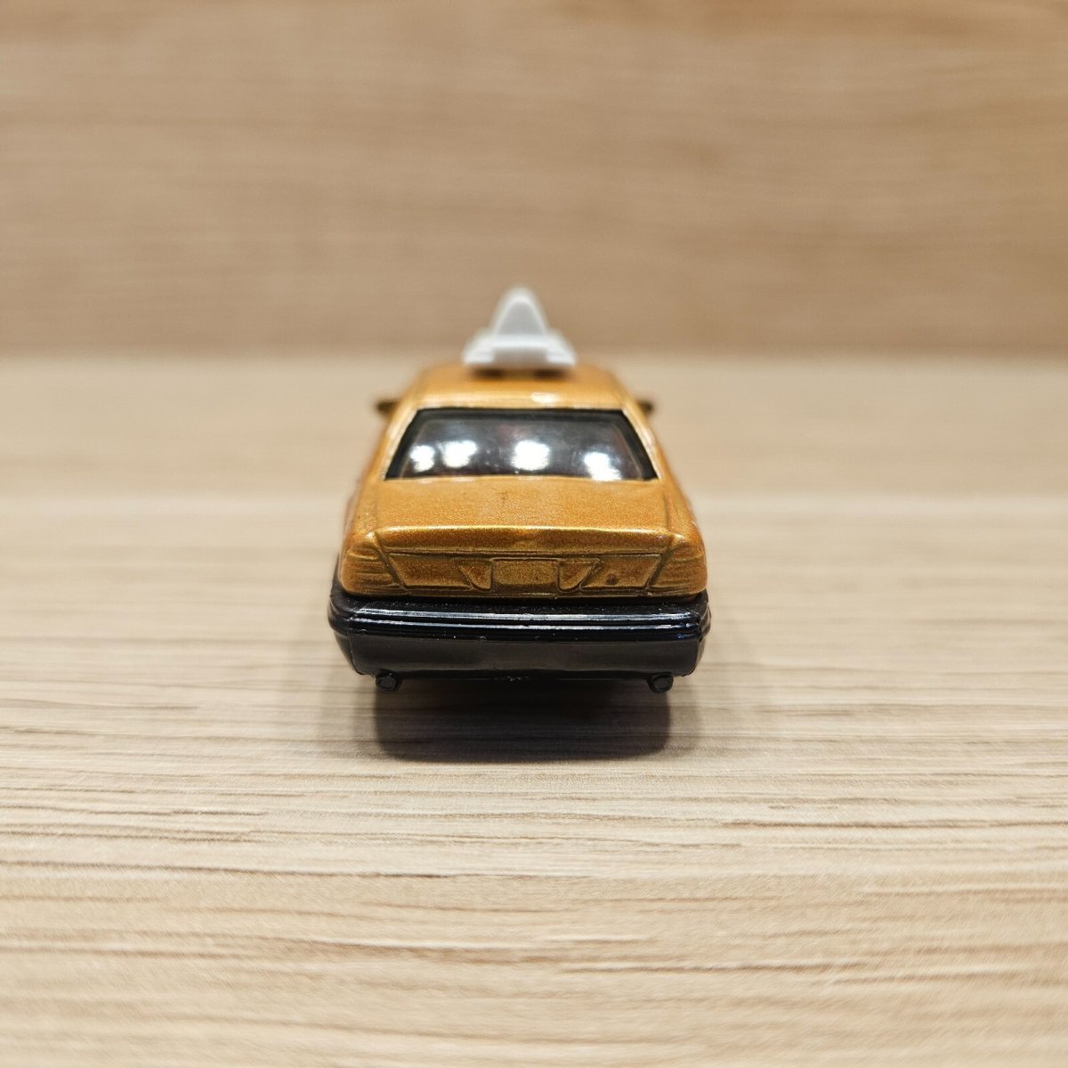 2011 Ford Crown Victoria Taxi Gold: Image 5