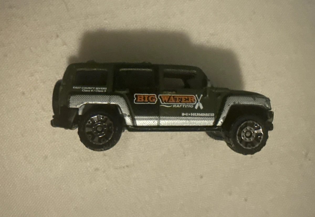 2011 Hummer H3 Green: No Package: Image 2