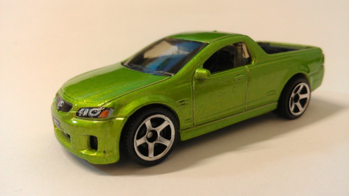 Hot Wheels 08 Holden VE UTE SSV
