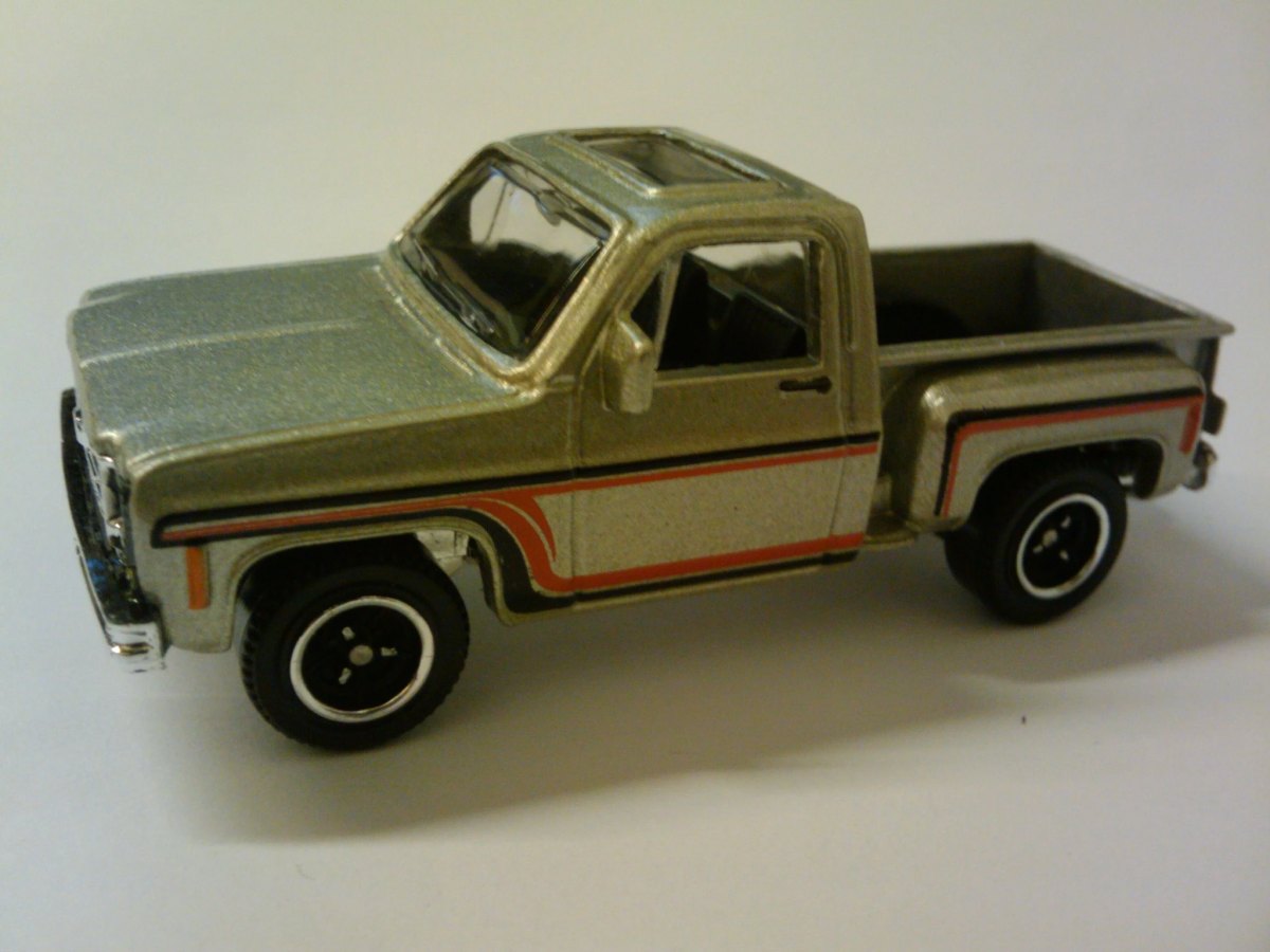 Hot Wheels 75 Chevy Stepside Pickup