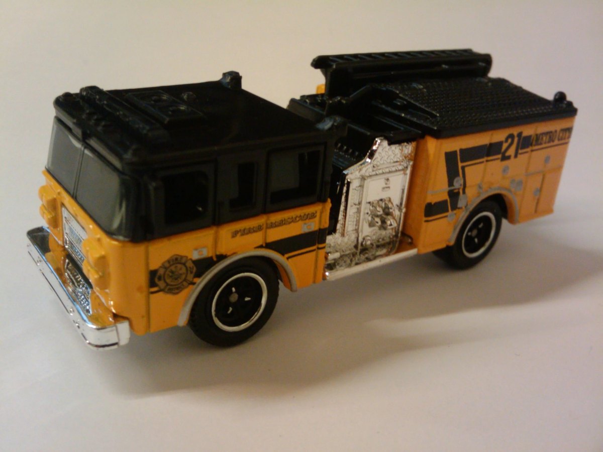 Hot Wheels Pierce Dash Fire Truck(Recolor)