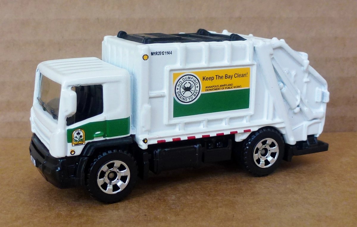 Hot Wheels 08 Garbage Truck