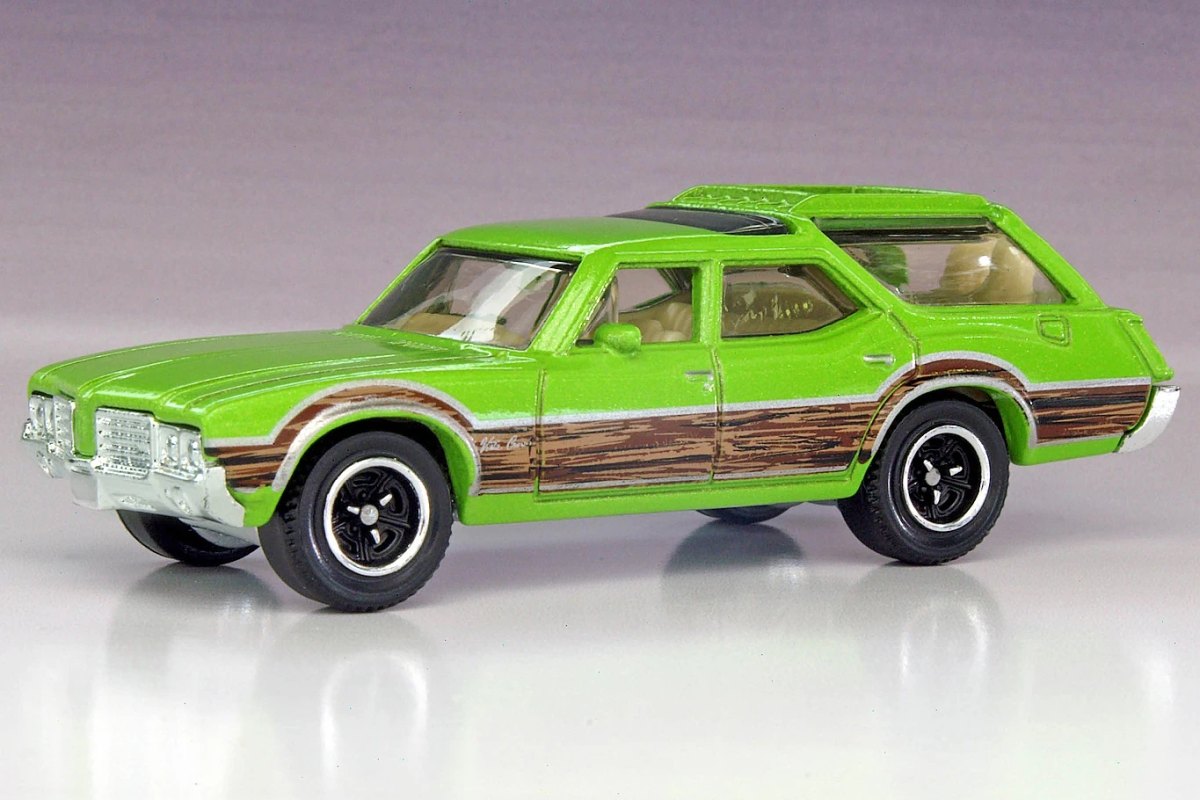 Hot Wheels 71 Oldsmobile Vista Cruiser