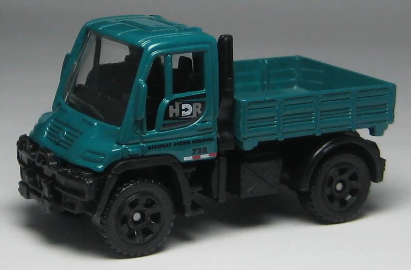 Hot Wheels Mercedes-Benz Unimog U300