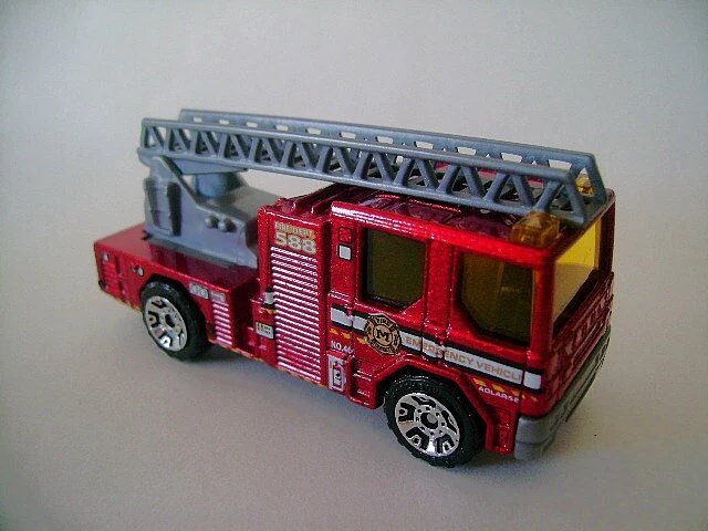 Hot Wheels Dennis Sabre