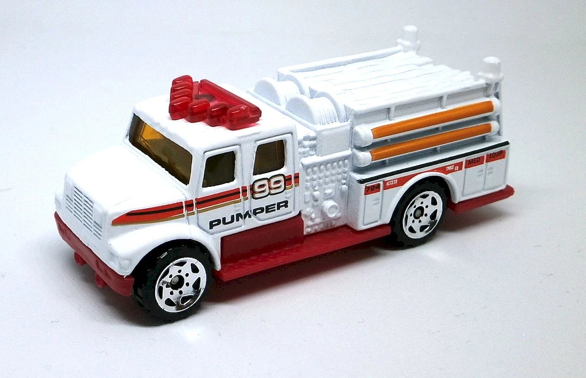 Hot Wheels International Pumper
