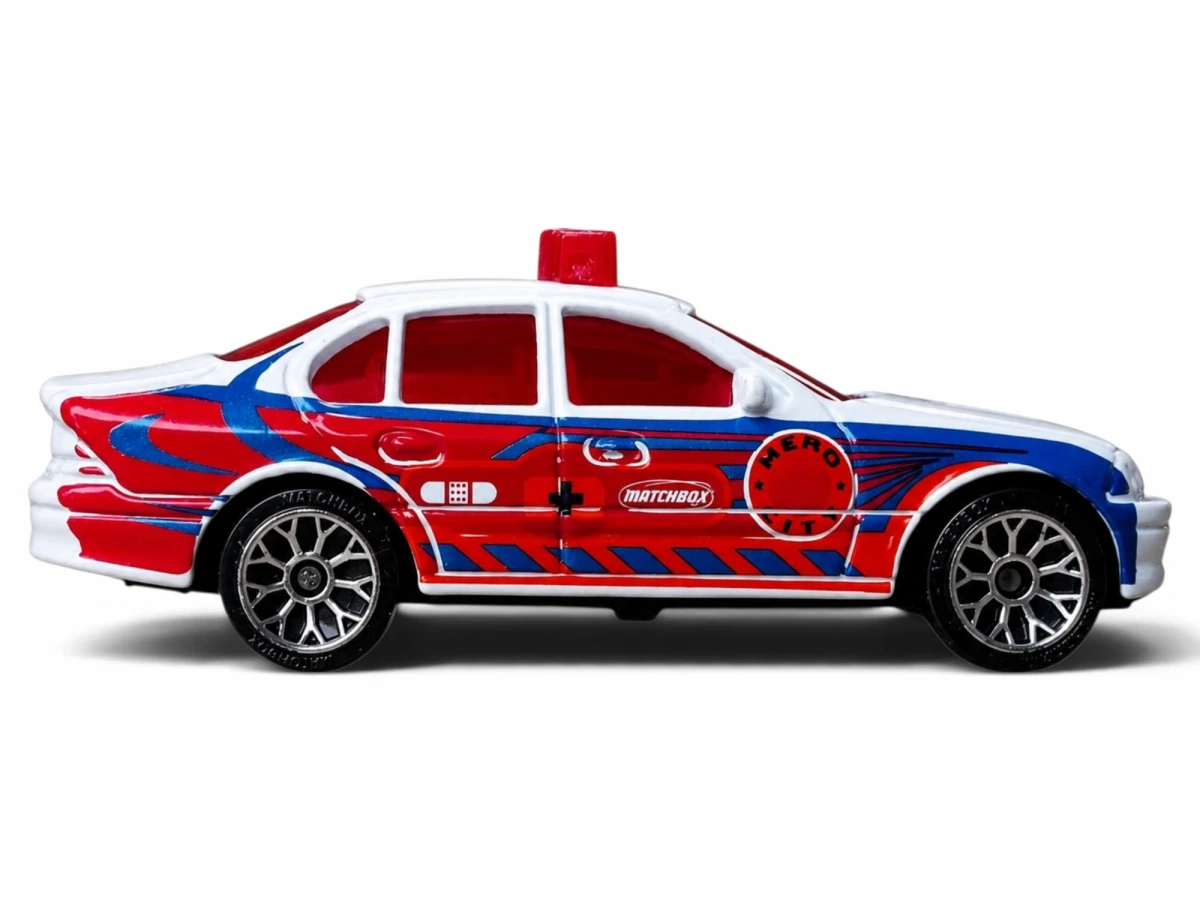 2004 Ford Falcon Police White: No Package: Image 2