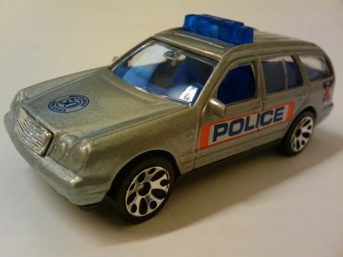 Hot Wheels Mercedes-Benz E420 Police
