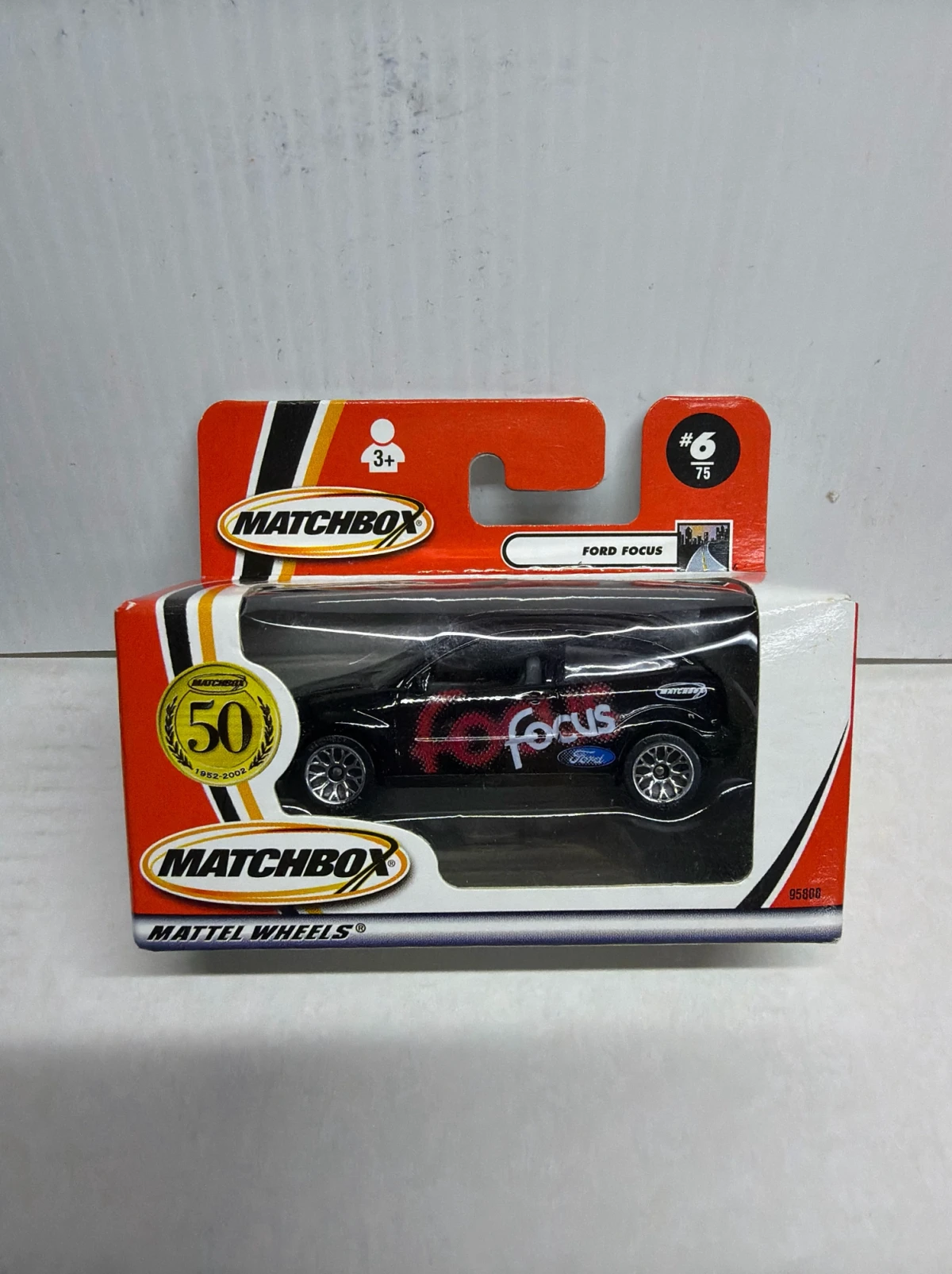 2002 Ford Focus Black: Box: Image 2