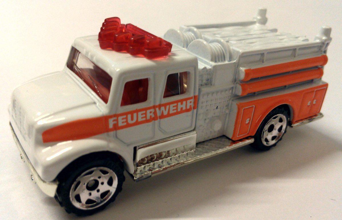 Hot Wheels International Pumper